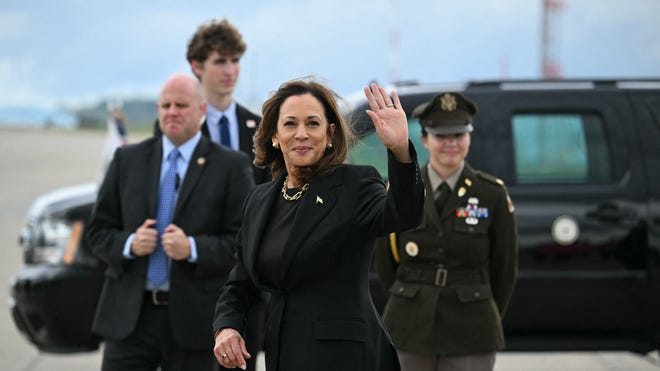 Harris promises business leaders a "pragmatic" economic strategy.